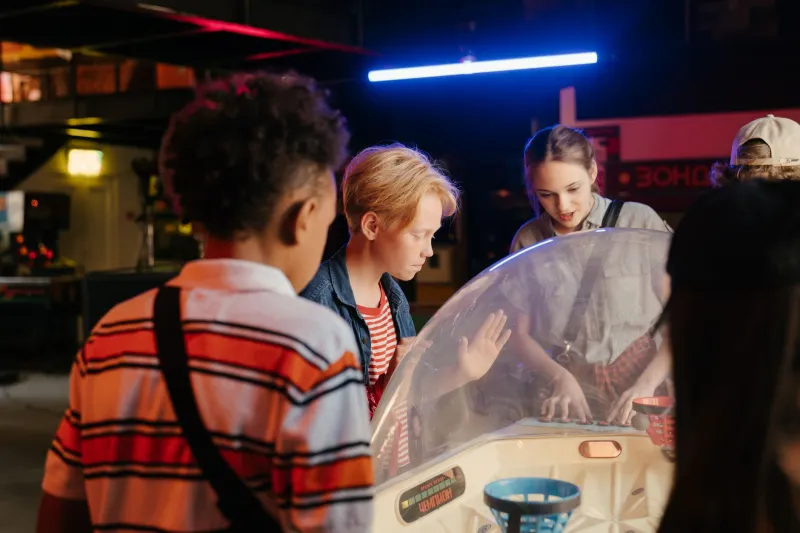 Jeux urbains, escape games et aventures collectives : la France joue et innove